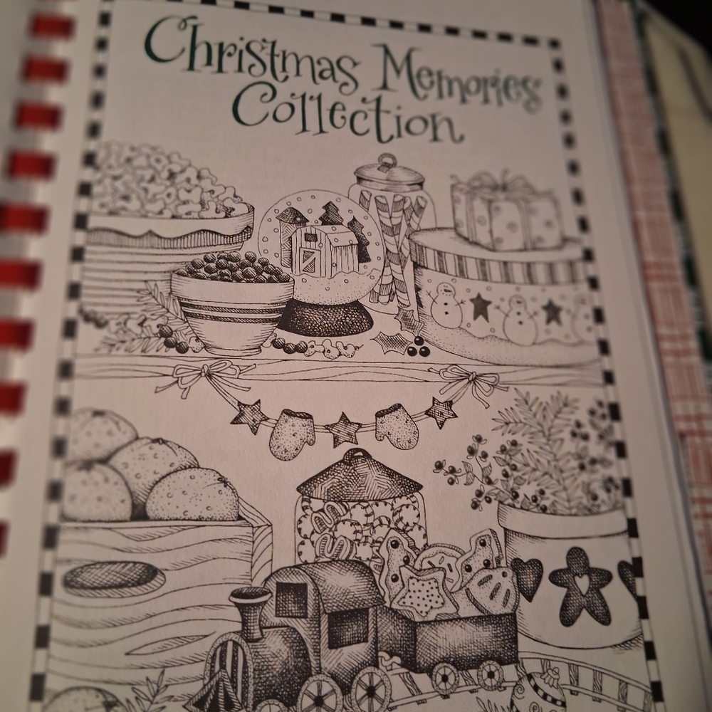 Gooseberry Patch "Christmas Pantry" Cookbook - Picture 4 of 7